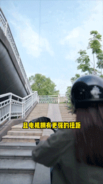 1665112652609016016.gif